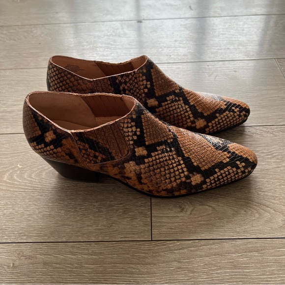 J.Crew Piper low ankle boots in snake-embossed Italian leather - Size 7 - Picture 4 of 7